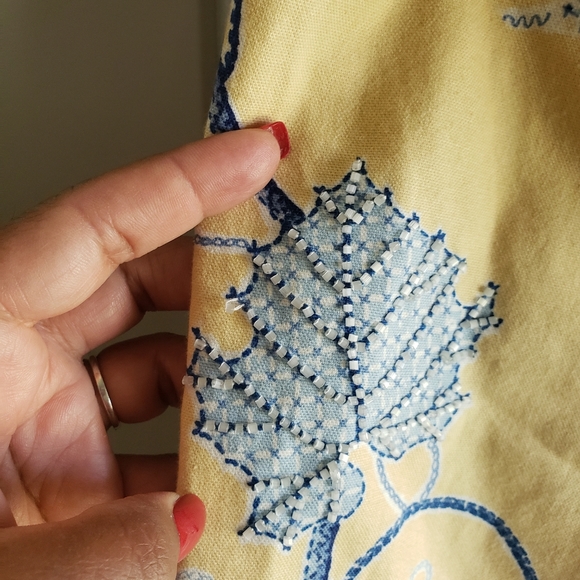 Maggy London embroidered Yellow floral design dress size 4 - Picture 8 of 13